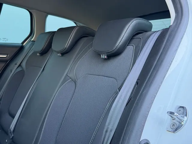 Renault Mégane Estate 1.3 TCe Intens 2022 Benzine 19