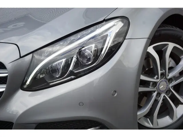 Mercedes-Benz C-Klasse 180 Prestige 2014 Benzine 12