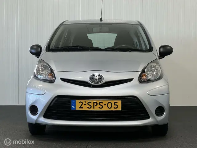 Toyota Aygo 1.0 VVT-i Now 5-drs [ NAP airco ] 2013 Benzine 4