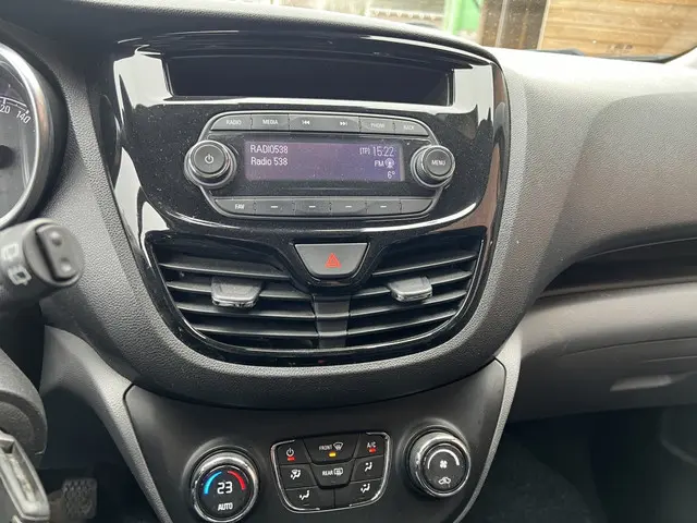 Opel KARL 1.0 ecoFLEX Cosmo 2015 Benzine 19