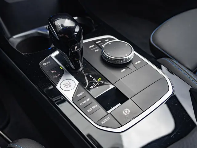 BMW 1 Serie 5-deurs 118i 2023 Benzine 16
