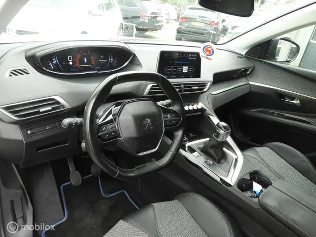 Peugeot 3008 1.2 PureTech Allure 2018 Benzine 17
