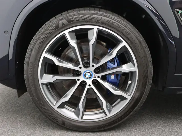 BMW X3 xDrive30e 2023 Hybride Benzine 6