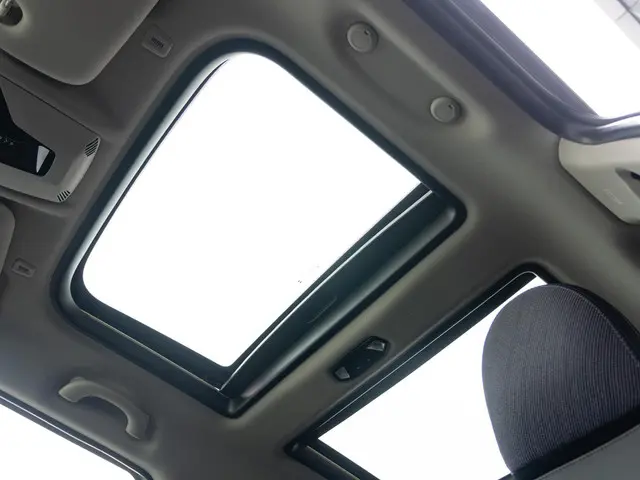 MINI 5-Deurs Cooper C 2025 Benzine 28