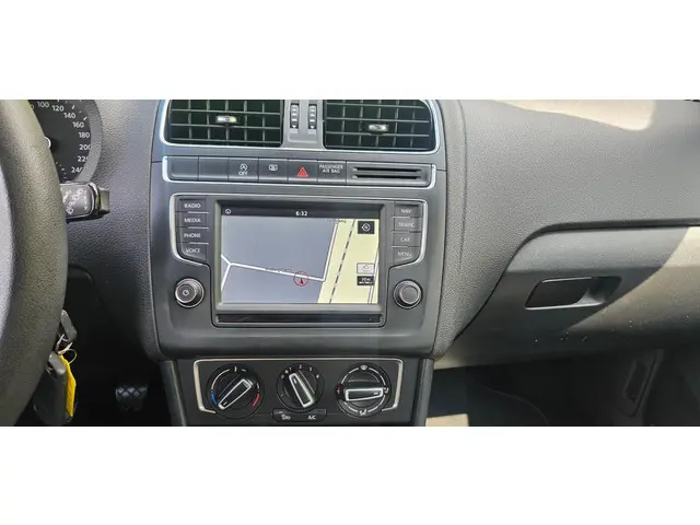 Volkswagen Polo 1.2 TSI Comfortline 2015 Benzine 19