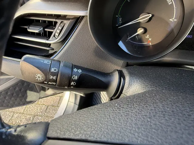 Toyota C-HR 1.8 Hybrid Executive 2020 Hybride Benzine 14