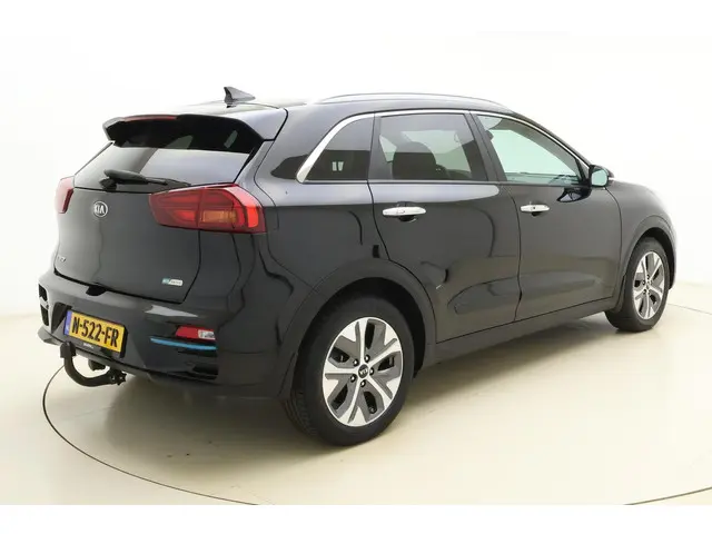 Kia e-Niro ExecutiveLine 64 kWh 2021 Elektrisch 2
