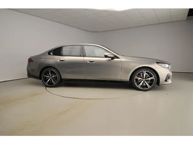 BMW 5 Serie 530e M Sport Edition 2026 Hybride Benzine 4
