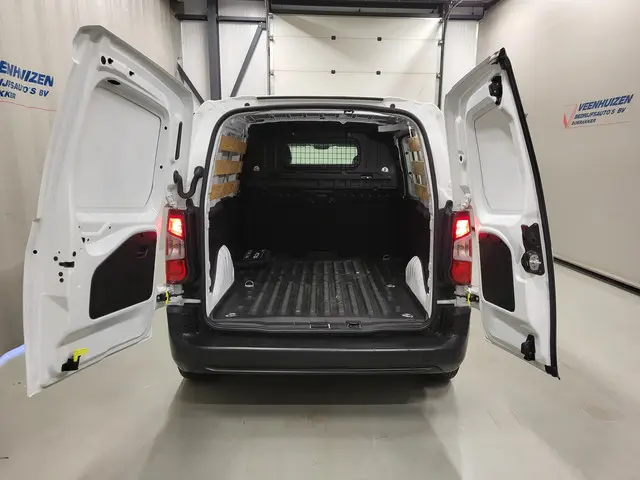 Peugeot Partner 1.2PureTech 110pk Benzine! 2021 Benzine 6