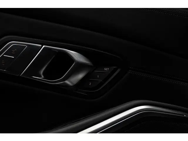 BMW M3 Touring xDrive Competition 2024 Benzine 13