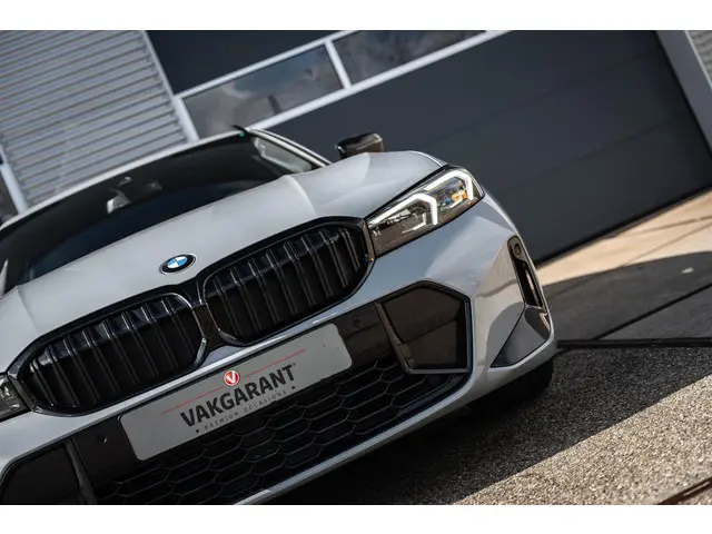 BMW 3 Serie Touring 320i High Executive 2023 Benzine 22