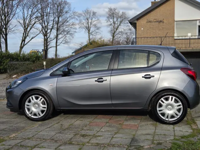 Opel Corsa 1.4 Favourite 5DRS Airco 2019 Benzine 4