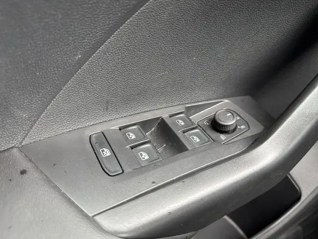 Volkswagen T-Cross 1.0 TSI Life 2023 Benzine 18