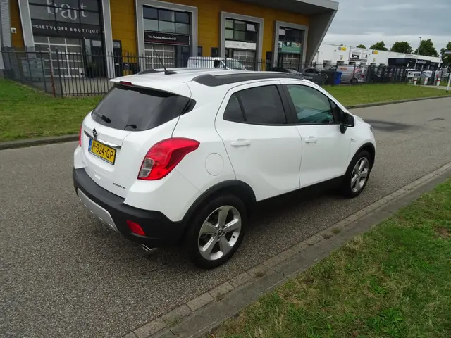 Opel Mokka 1.4 T Cosmo 4x4 2013 Benzine 5