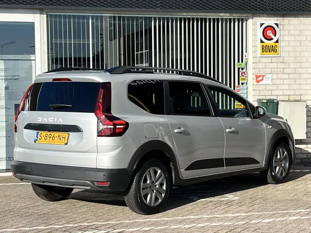 Dacia Jogger 1.0 TCe 110 Expression 2023 Benzine 27
