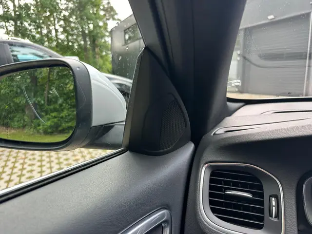 Volvo V60 1.6 T3 R-Design Trekhaak 2015 Benzine 17