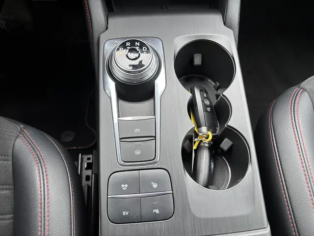 Ford Kuga 2.5 PHEV ST-Line X 2020 Hybride Benzine 15