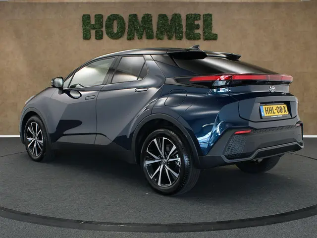 Toyota C-HR 1.8 Hybrid 140 Dynamic 2025 Hybride Benzine 12