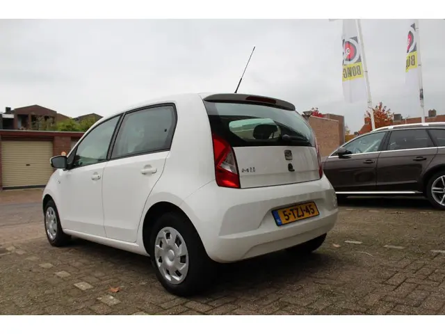 SEAT Mii 1.0 Style 2013 Benzine 4