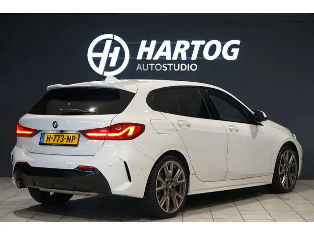 BMW 1 Serie 118i 2020 Benzine 2