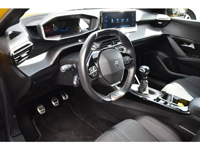 Peugeot 208 1.2 PureTech GT-Line 2020 Benzine 25