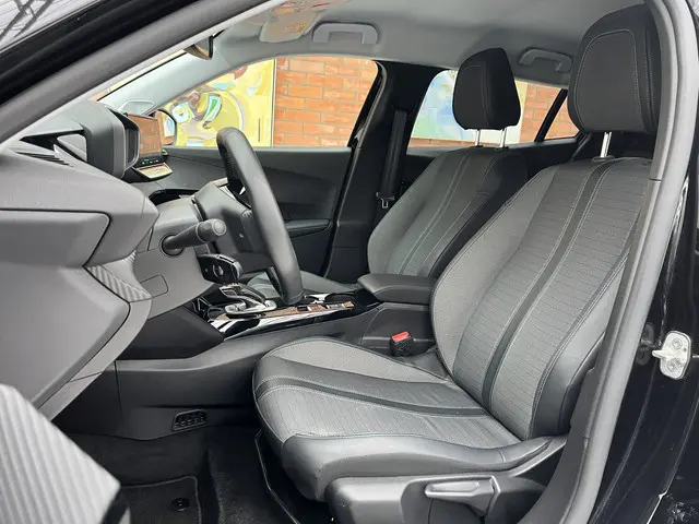 Peugeot e-2008 EV Allure Pack 50 kWh 2021 Elektrisch 8