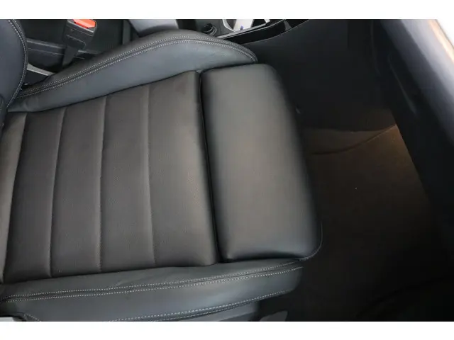 BMW iX1 xDrive30 Launch Edition 67 kWh 2023 Elektrisch 40