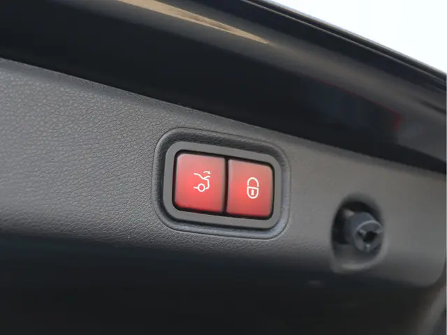 Mercedes-Benz E-Klasse 200 Luxury 2022 Hybride Benzine 86