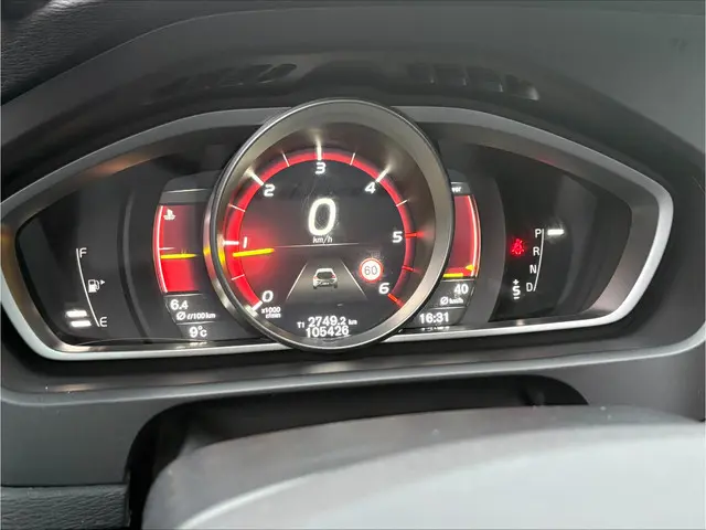 Volvo V40 2.0 D3 Dynamic 2018 Diesel 14