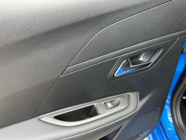 Peugeot 208 1.2 Turbo 100 PK Allure 2025 Benzine 34