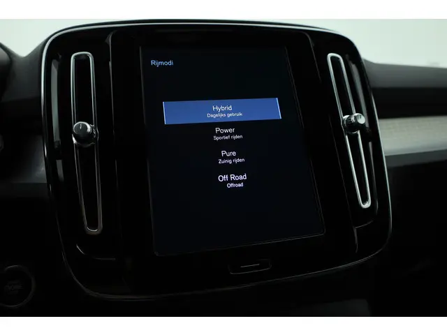 Volvo XC40 T4 Recharge Core 2023 Hybride Benzine 17