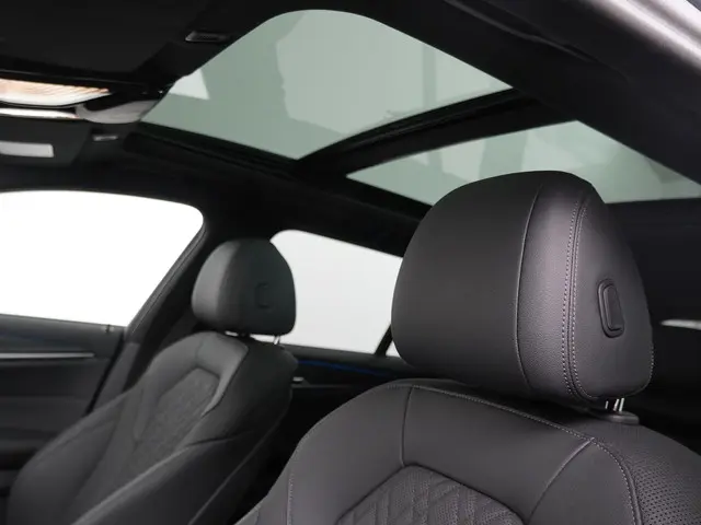 BMW 5 Serie Touring 530e xDrive 2024 Hybride Benzine 20