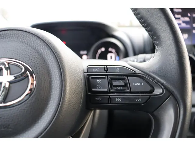 Toyota Yaris 1.5 VVT-i Dynamic 125pk 2023 Benzine 17