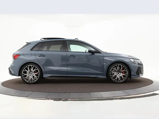 Audi RS3 Sportback 2.5 TFSI quattro 400 PK 2025 Benzine 19