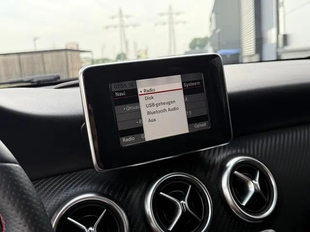 Mercedes-Benz A-Klasse 180 AMG 2013 Benzine 8