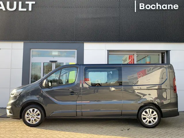 Renault Trafic 2.0 dCi 150 T29 L2H1 DC Luxe 2022 Diesel 14