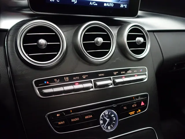 Mercedes-Benz C-Klasse 180 Amg Prestige Aut 2016 Benzine 9