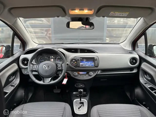 Toyota Yaris 1.5 Hybrid Aspiration 2017 Hybride Benzine 8