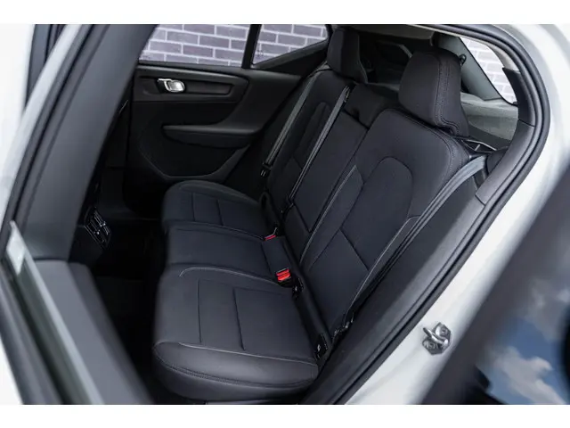 Volvo XC40 1.5 T2 Momentum Business 2021 Benzine 19