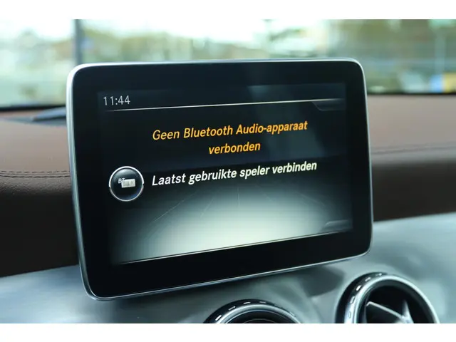 Mercedes-Benz GLA 200 PRESTIGE AUT. AMG 2016 Benzine 37