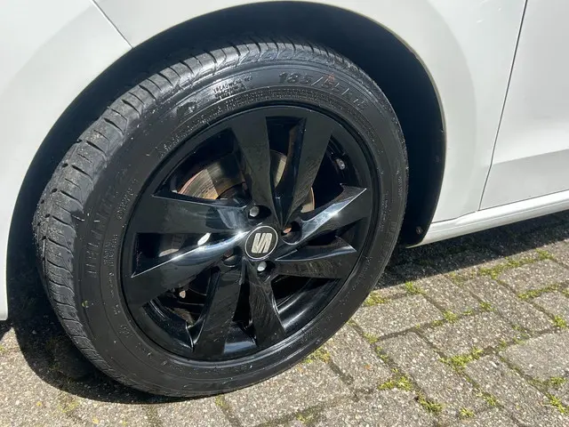 SEAT Mii 1.0 Sport Dynamic 2015 Benzine 17