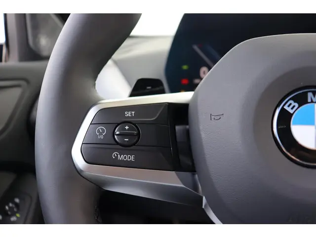 BMW 1 Serie 120 M Sport Design Edition 2025 Benzine 17