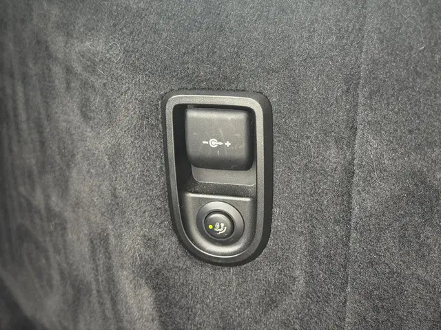 BMW 5 Serie Touring 520i High Executive 2018 Benzine 24