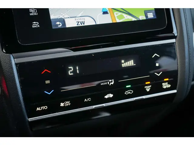 Honda Jazz 1.3i VTEC ELEGANMCE 2020 Benzine 17