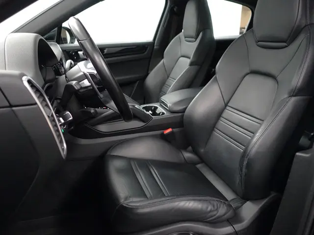 Porsche Cayenne Coupé 3.0 E-Hybrid- 2021 Hybride Benzine 23