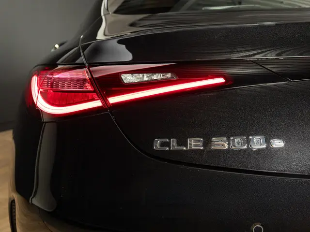 Mercedes-Benz CLE Coupé 300 e 2025 Hybride Benzine 17