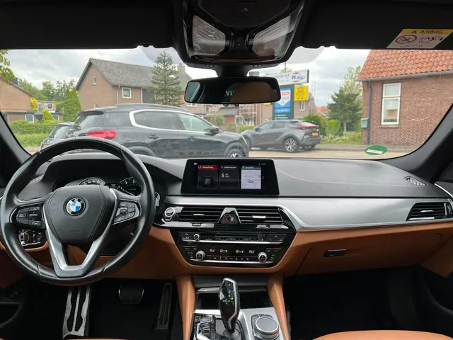 BMW 5 Serie Touring 520i High Executive 2018 Benzine 11