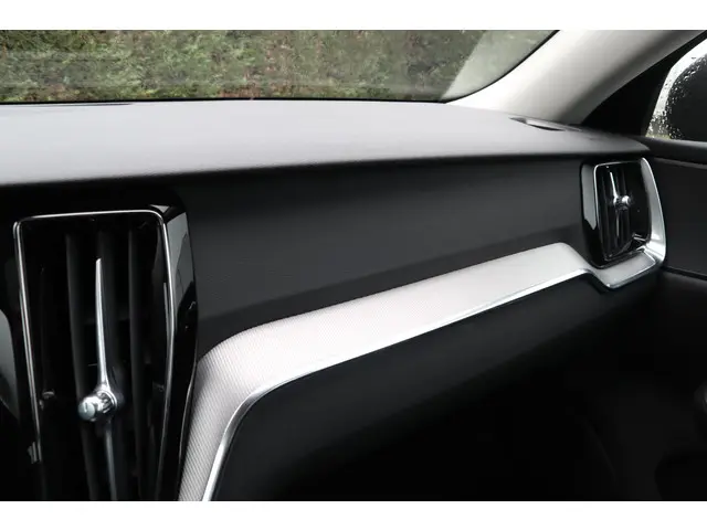 Volvo V60 Cross Country 2.0 B5 AWD Plus 2023 Benzine 29