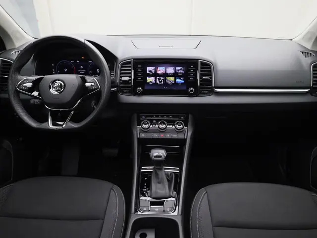 Škoda Karoq 1.5TSI/150PK Design DSG 2024 Benzine 4