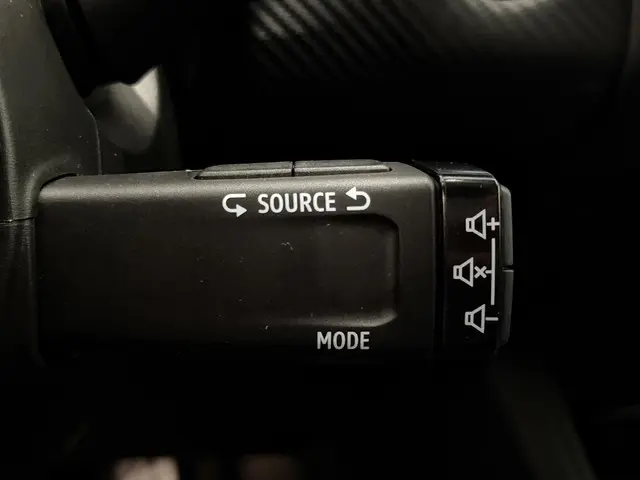 Renault Captur 1.0 TCe 90 R.S. Line 2022 Benzine 36